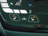 運転席・助手席シートヒータースイッチは、エアコン操作パネル内にあります。