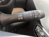 オートライト付きです。トンネル等の車外の明るさに応じて自動でライトを点灯・消灯します。