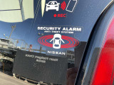ドアこじ開けやナビ盗難センサーなどのセキュリティです。