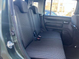 リアシートも厚みのあるシートでホールド感があり、長距離のドライブでも疲れを少なくさせてくれます。