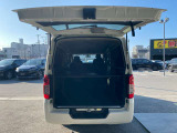 彦根インターからお車で3分とアクセス便利!近くには有名観光地の彦根城もありますので、観光と合わせてのご来店も良いですね♪活気溢れる自慢のスタッフがお客様のご来店をお待ちしております!
