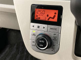 オートエアコンで細かい温度調節ができます。車内をいつでも快適空間にしてくれます。