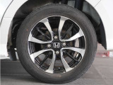 アルミホイール装着車です!これで足元まわりもおしゃれにきまります!