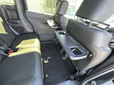 後部座席も当然、綺麗・清潔に仕上げております。内装の綺麗なお車は気持ちが良いですし、コンディションのいい車が多いです。前のユーザーが丁寧に使っていた証拠です。
