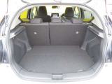 後部座席に座った場合でも、トランクはしっかりスペースを確保しています!みんなで旅行に出かけても、カバンやお土産もしっかり積めます。