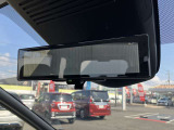 インテリジェントルームミラー☆車両後方のカメラ映像をミラーに映し出すので、後席の人や荷物に邪魔されず、後方がくっきり見えます◎夜間や悪天候でもクリアな視界を確保できます!
