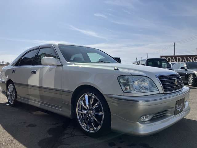 トヨタ クラウン 2.5 ロイヤルエクストラ Four リミテッド 4WD の中古