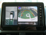 まるで空から見下ろしたかのような映像を映し出すアラウンドモニターだから、車庫入れもラクラクです!