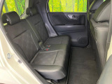 後部座席も気になるようなキズ・汚れやへたり等、大きなダメージはなく、良好な状態です。