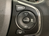 ハンドルにHondaセンシング系のクルーズコントロールやレーンキープアシストなどのスイッチが装備されています。ハンドルから手を離さず安全に操作できます。