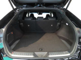 広々としたラゲージスペースを備えています。大きなものや長さのある荷物もしっかりと積み込めます。