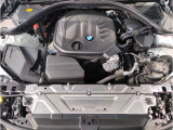 【BMWクリーンディーゼル】市場をリードするディーゼルエンジン。低回転ステージ専用ターボが走り出しから効果的に過給を行いスムーズな発進加速や低燃費を実現。ディーゼルの常識を超えたスポーティな走りを!