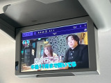 フリップダウンモニター!小さなお子様も後部座席でTVやDVDなどの映像を楽しめます☆