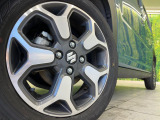 【純正15インチアルミホイール】外観にマッチした純正アルミホイールを装着しております。各種社外アルミホイールや、スタッドレスタイヤも取扱いしております。是非ご相談ください♪