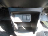 運転席シートヒーター装備。冬場も快適です。