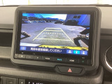 バックも安心のバックカメラ付いています。バックカメラがあると、いつでも安全にバックできますね。死角も減ります。
