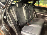 後部座席も気になるようなキズ・汚れやへたり等、大きなダメージはなく、良好な状態です。