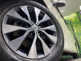 【純正16インチアルミホイール】外観にマッチした純正アルミホイールを装着しております。各種社外アルミホイールや、スタッドレスタイヤも取扱いしております。是非ご相談ください♪