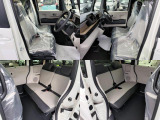 乗車定員4名!シート色「ベージュ」