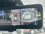 駐車する際、見通しの悪い場所や狭い道での運転を行いやすく、合計4ヶ所に設置したカメラの映像を合成・処理をして、真上から見ているような映像を映し出してくれます。
