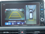 バック駐車が苦手な方や、初めてのお車で不安な方でも後方をナビ画面に映してくれるので、ラクラク停められます。