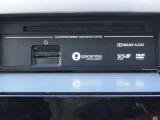 純正メモリーナビ(MM318D-W) CD・DVD再生  CD録音可 フルセグTV Bluetooth対応★携帯電話にダウンロードした音楽が車内でも楽しめます。ハンズフリー通話も可能です !