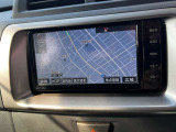 ナビ画面のアップ写真です。フルセグTV・Bluetoothオーディオ・CD・DVDビデオ再生が可能です。