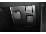 アクセサリーDC12Vソケット!USB端子ソケット装備!