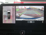 アラウンドビューモニター(車両を上から見たように表示)装着で車庫入れをサポート