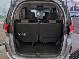 リアラゲッジルームアレンジ後のお写真です。シートを畳むとここまでの広さが御座います。沢山の荷物を積むことが出来ますね♪