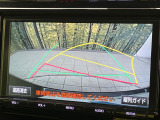 【バックカメラ】駐車時に後方がリアルタイム映像で確認できます。大型商業施設や立体駐車場での駐車時や、夜間のバック時に大活躍!運転スキルに関わらず、今や必須となった装備のひとつです!