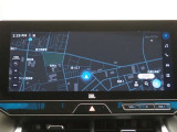 ディスプレイオーディオ(コネクティッドナビ対応)PLUS搭載。T-Connectご契約で2028年5月まで無償で利用できるナビ(期限到来後は有償)と、解約後も利用できる車載ナビが搭載されています。