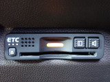 ■【ETC車載器】が装備されています。セットアップをしてお渡しとなり、ETCカードを差し込むだけで高速道路の利用が可能です。