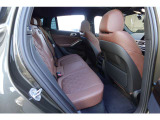 リアシートも広々とご利用頂けます。お車詳細や展示状況はフリーダイヤル(0078-6002-498412)またはBPS城東鶴見06-6933-6600迄お気軽にお問合せ下さい。