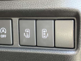 両側スライドドアはオート機能付き。運転席からも開閉可能です。