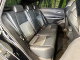 後部座席も気になるようなキズ・汚れやへたり等、大きなダメージはなく、良好な状態です。