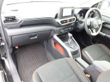 高品質カークリーニング ピカピCar 外装・内装、岐阜トヨペットの専門スタッフがシートもカーペットも綺麗に洗浄済み!プロの仕上げを是非ご確認下さいませ。