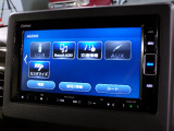 CD、DVD、Bluetooth、AM、FM、AUX、スマートフォン接続ができます。