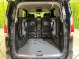 普段のお買い物や通勤、送迎等に十分な荷室スペースを確保しております。セカンドシートを倒すと、大きな荷物の積載も可能です♪