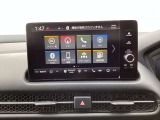 Honda CONNECT対応の便利なナビディスプレー。快適な操作性で使える機能が満載です。スマートフォンで離れた場所からエアコンを操作したり車の位置情報を確認できます。