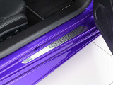 納車後も、年間入庫約2万台の豊富な経験値と技術力で専門トレーニングを受講したメーカー登録テクニシャン達がお客様の大切な車両のコンディションを保ちます。