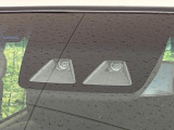 【アイサイトVer2】前方の車両等を検知し、衝突しそうな時は警報で注意を促し、ブレーキを踏む力をサポート。ブレーキを踏めなかった場合は衝突被害軽減ブレーキが作動、衝突回避をサポートします。