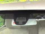【スズキ セーフティサポート】走行中に前方の車両等を認識し、衝突しそうな時は警報とブレーキで衝突回避と被害軽減をアシスト。より安全にドライブをお楽しみいただけます。