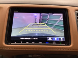 バックモニター付きで、車庫入れやバック時の後方確認をサポート。
