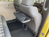 シートバックテーブル搭載