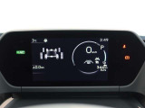 とっても見やすいメーターです。夜間時はラグジュアリーな気分にさせてくれる照明が魅力ですので、夜のドライブも楽しみになりますよ♪