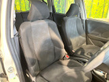 運転席シート廻りは使用感も少なく、良好な状態となっています。前オーナー様が丁寧に使っていたことがよくわかりますね。