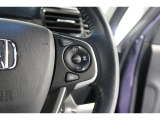 Hondaセンシングの機能のひとつ、アダプティブクルーズコントロール付!アクセルから足を離しても設定したスピードと前車との車間を保ち走行してくれます!車線維持もアシスト☆高速道路で疲労軽減ですね☆
