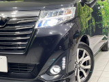 【LEDヘッドライト】悪天候や夜間走行時も良好な視界を確保し安心して運転できる高輝度LEDヘッドライトを装備!点灯速度が早く、消費電力も抑えられています。