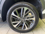 【純正アルミホイール】外観にマッチした純正アルミホイールを装着しております。各種社外アルミホイールや、スタッドレスタイヤも取扱いしております。是非ご相談ください♪